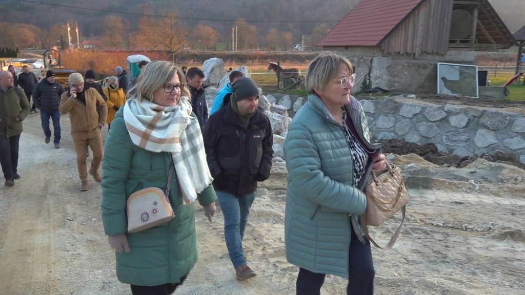 Po naravni nesreči na terenu tudi svetniki in svetnice