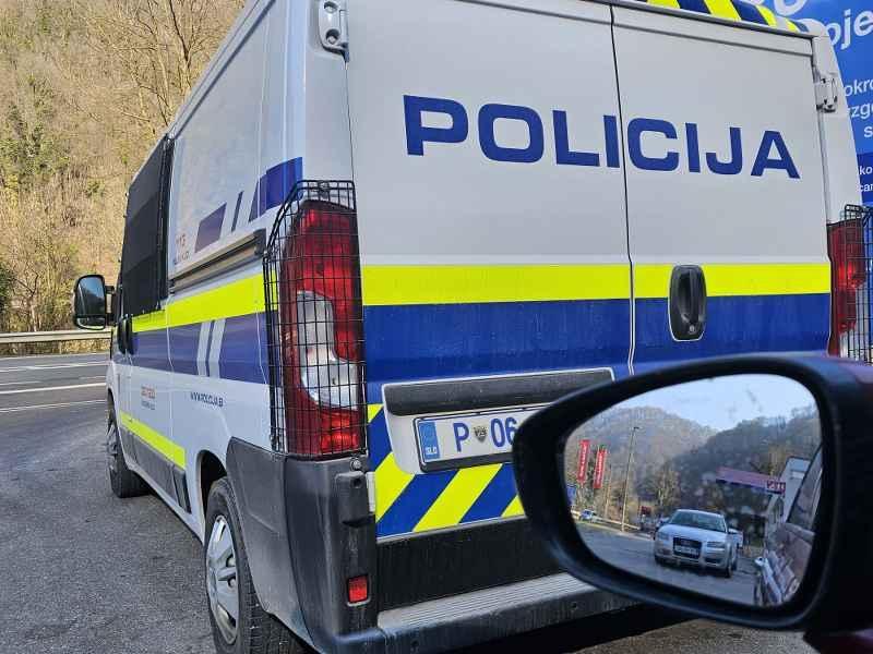 Vikend v Zasavju: Tatvine, spori in pobegi s kraja nesreč