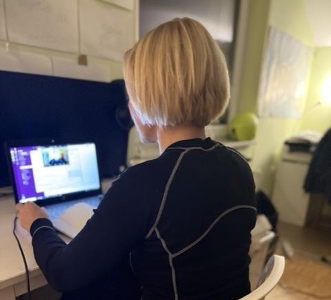 Vsak dan tako izčrpana, da bi lahko stoje zaspala ...