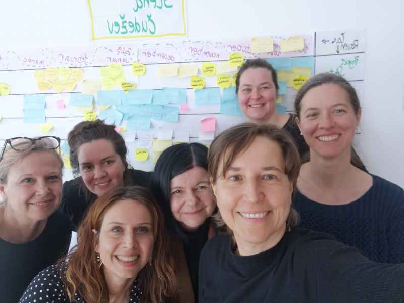 Po šestih mesecih programa - nove zaposlitve, usposabljanja, prijateljstva