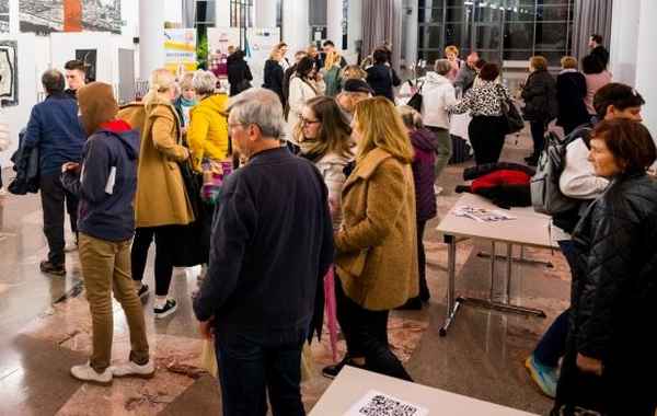 Kaj so škrince, antla in bleki? Prišleki se bodo v maju lahko učili "zasavščine"