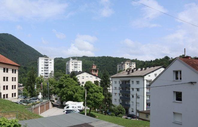 Dolžni skoraj 10.000 evrov, občina jim je dolg odpisala