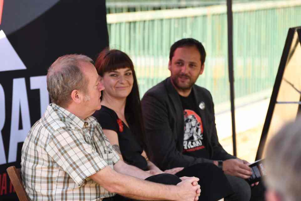 Kamerat: svetloba filma v temnih rovih delavske zgodovine