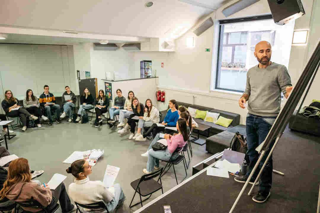 Ne velja več pravilo, da boš po končani fakulteti dobil boljšo službo