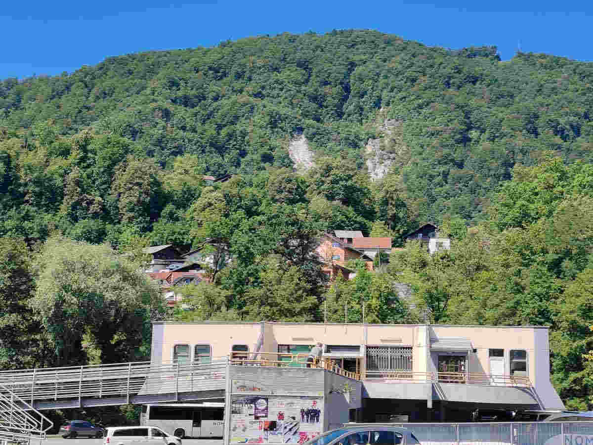 Sanacija velikega plazu v centru mesta bi se lahko pričela jeseni