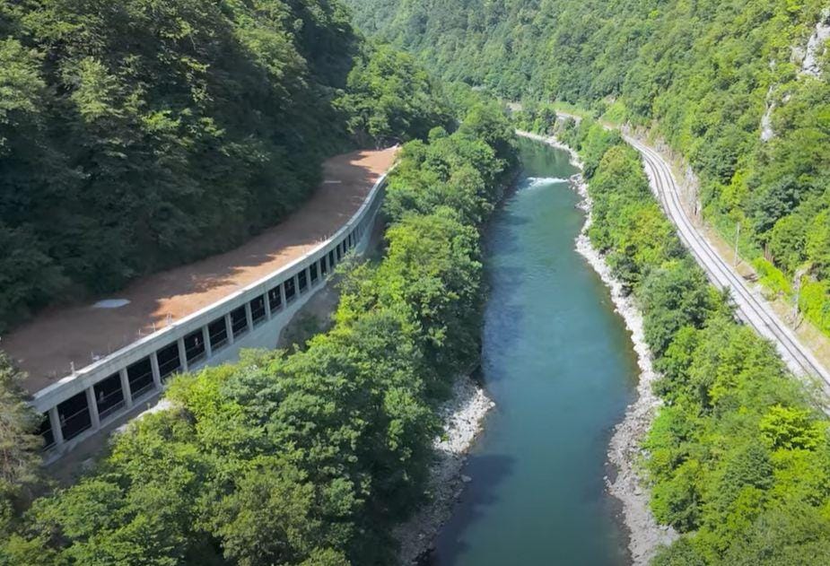 NEVERJETEN pogled na galerijo iz zraka 