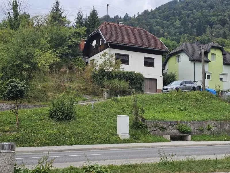 Občina prodaja stanovanje - cena za 100 kvadratov pa smešno nizka