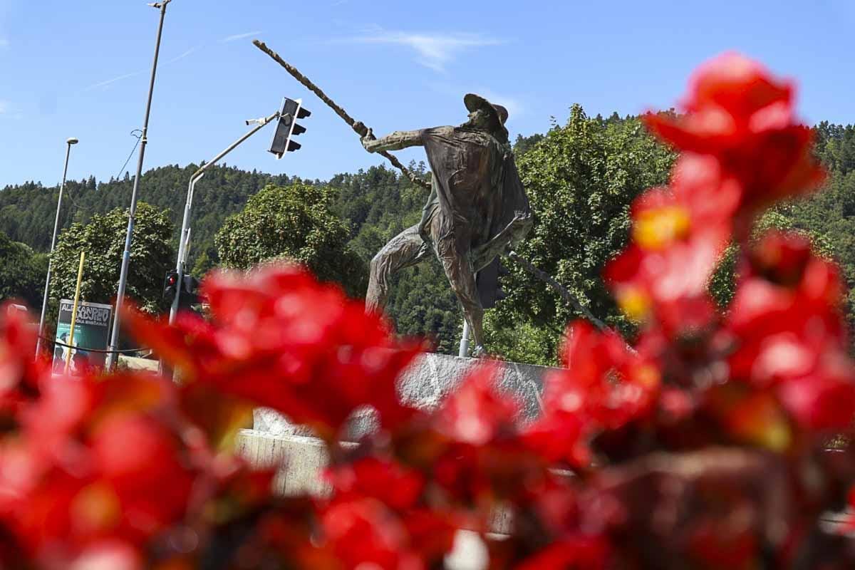 FOTOREPORTAŽA: Ulice Litije poleti govorijo svojo zgodbo