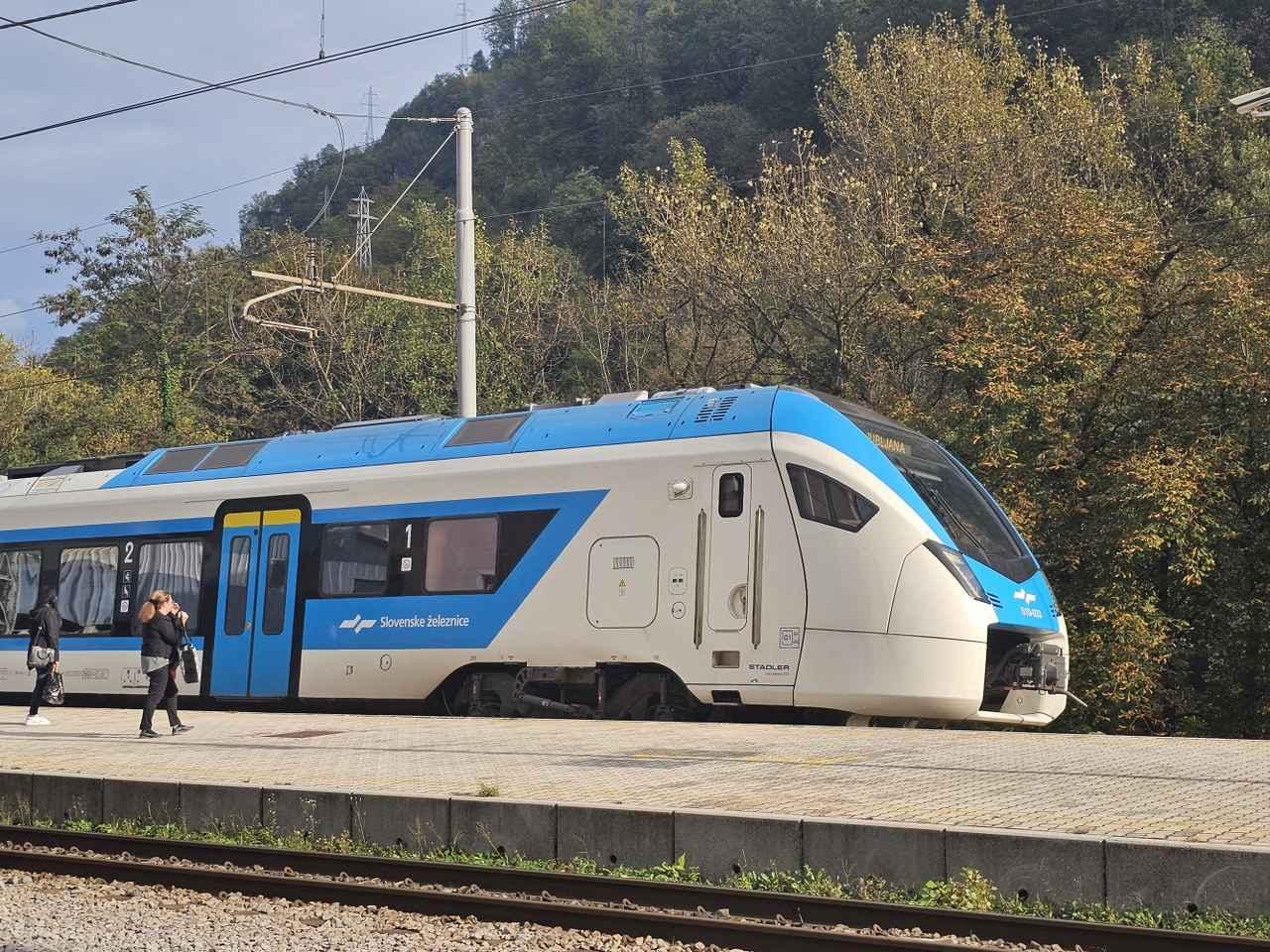 Zamude vlakov tokrat napovedane