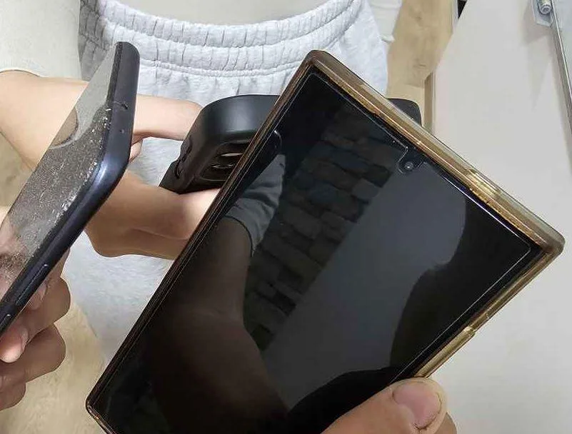 4.500 evrov za telefone, ki jih ni kupila sama. telefoni_oktober_2025