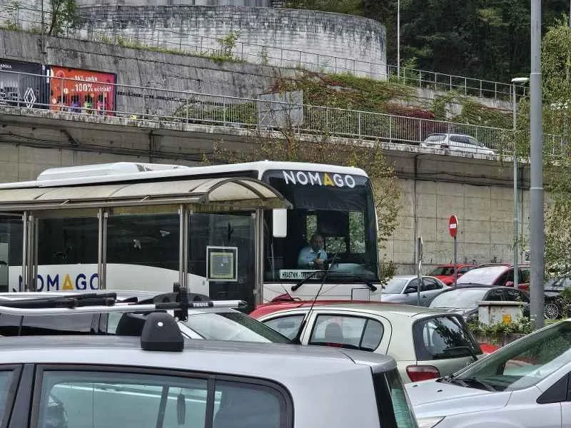 VIDEO: Avtobus odpeljal "pred nosom" in jih pustil na postaji zelezniska_postaja_Trbovlje_avtobus_september_2025 (2)_800x600