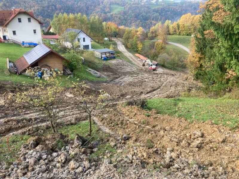 Plaz, ki je ogrožal hiše, zdaj (končno) deležen sanacije