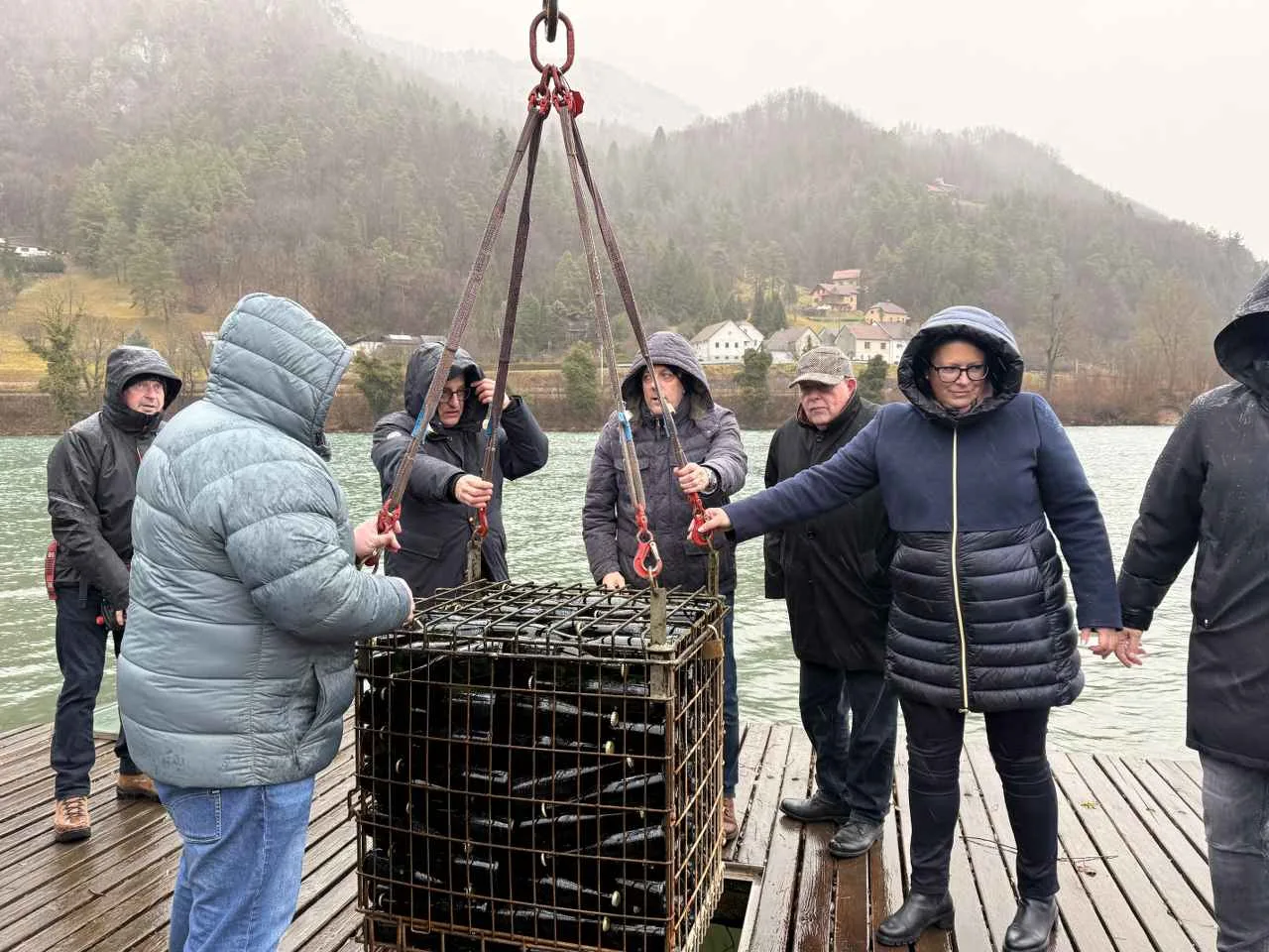 Kaj imajo skupnega Radeče, penina, Sava in trinajstica?