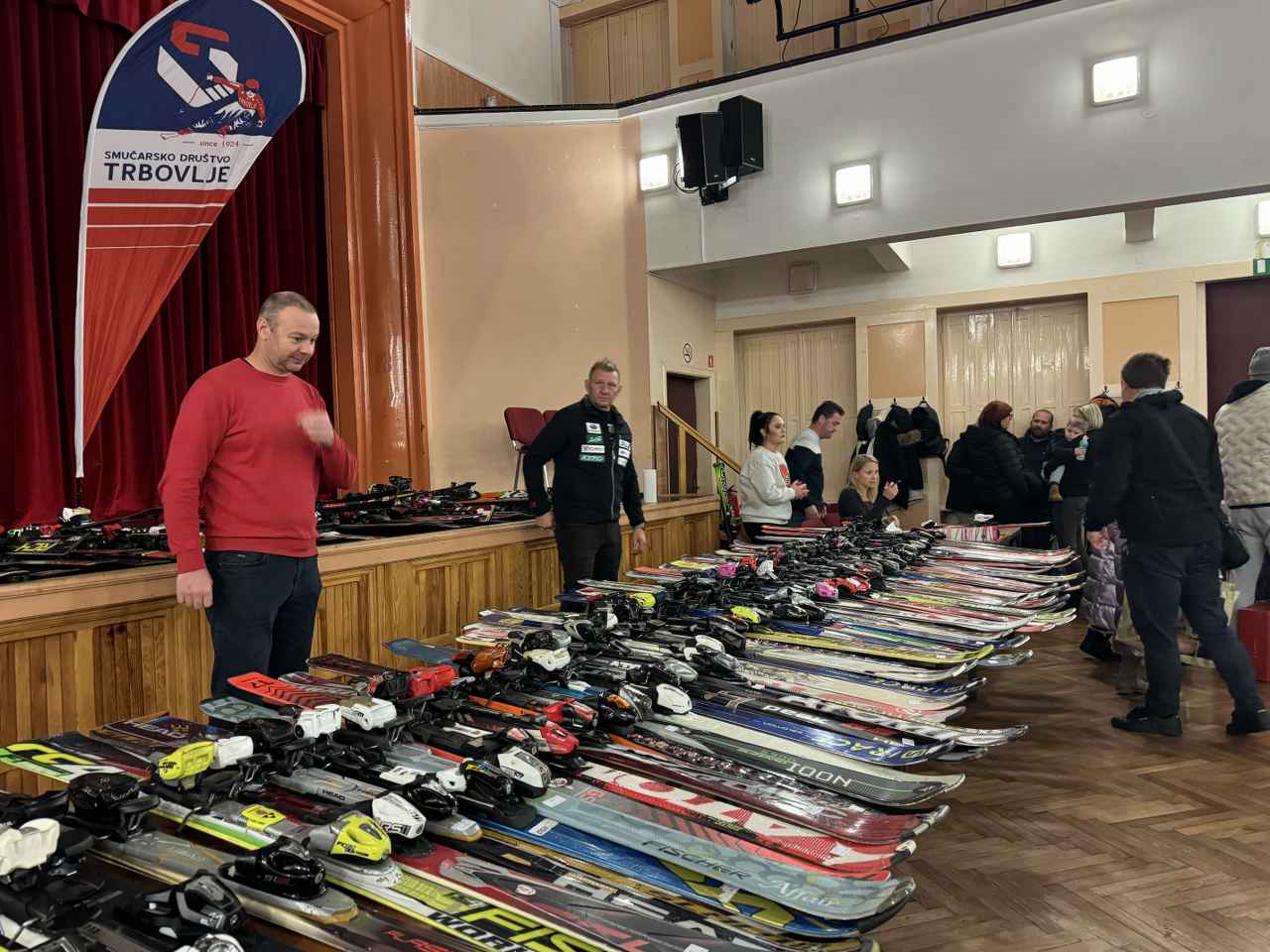 Trboveljski smučarski sejem: Ugoden nakup in podpora Medvednici, ki že čaka na sneg