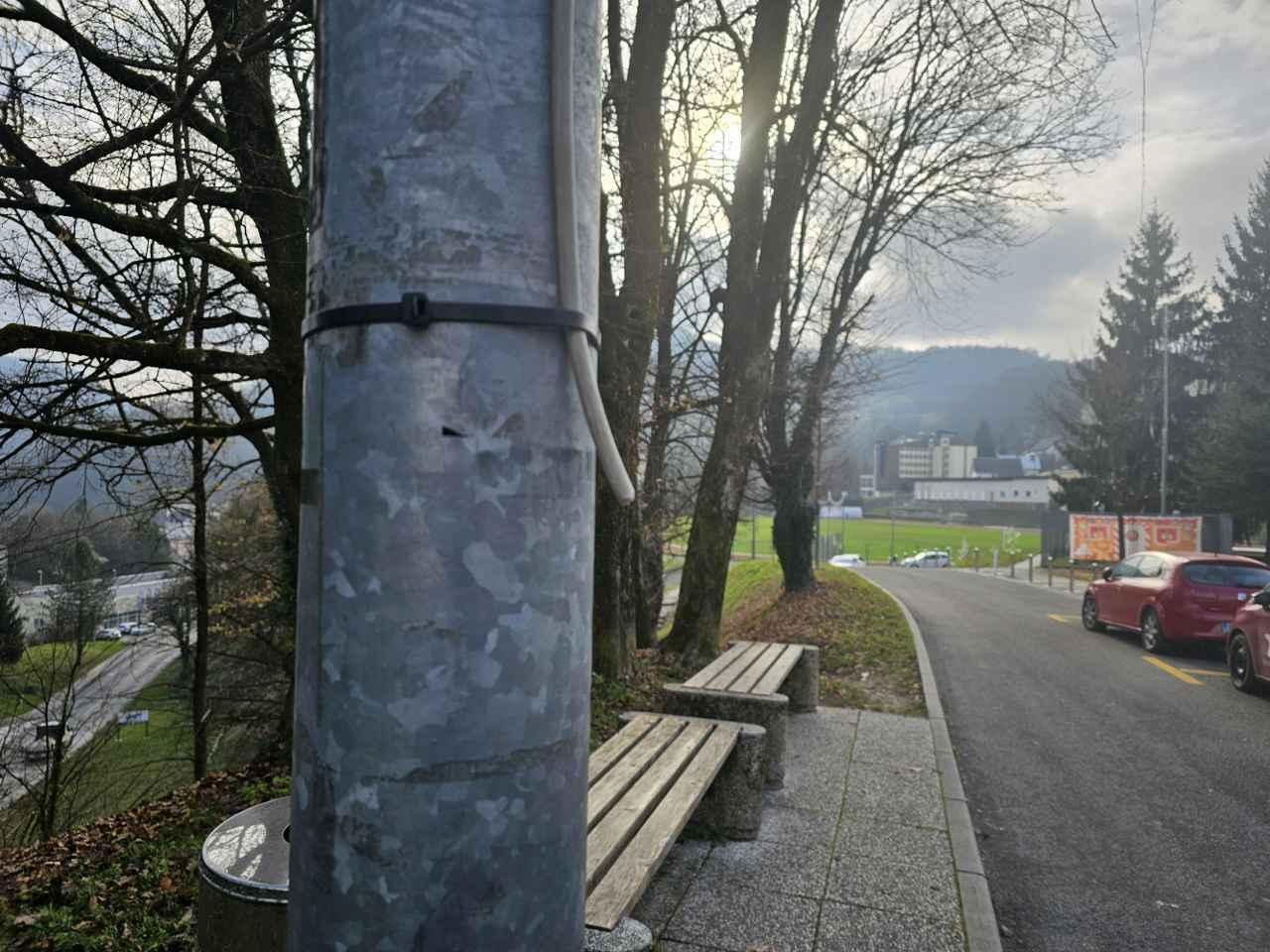 Vandali so se "izživljali" nad novoletno razsvetljavo