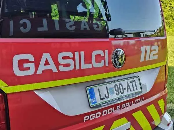 V_Zasavju_gorela_hiša_ Policija_preiskuje_sum_kaznivega_dejanja_gasilska_parada_140_let_PGD_Litija_70_let_Gasilske_zveze_Litija_maj_2025_(70)_600x450